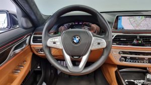BMW 7-Series 730d xDrive Design Pure Excellence 2020 года из Южной Кореи