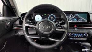 Hyundai AVANTE 1.6 2021 года из Южной Кореи