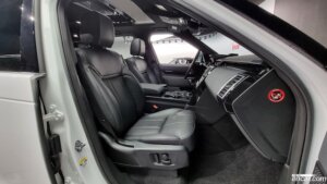 Land Rover Discovery 3.0 SD6 SE 2019 года из Южной Кореи