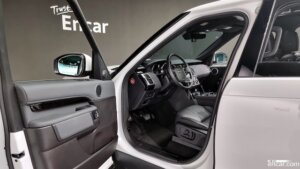 Land Rover Discovery 3.0 SD6 SE 2019 года из Южной Кореи