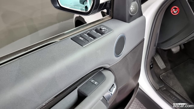 32889398_017.jpg Land Rover Discovery 3.0 SD6 SE 2019 года из Южной Кореи