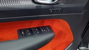 Volvo XC40 T4 R-디자인 2020 года из Южной Кореи