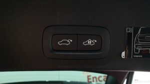 Volvo XC40 T4 R-디자인 2020 года из Южной Кореи
