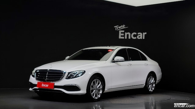 Mercedes-Benz E-Class E300 4MATIC Exclusive 2019 года из Кореи