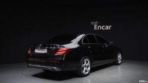 Mercedes-Benz E-Class E220d Avantgarde 2019 года из Южной Кореи