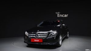 Mercedes-Benz E-Class E220d Avantgarde 2019 года из Южной Кореи
