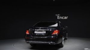 Mercedes-Benz E-Class E220d Avantgarde 2019 года из Южной Кореи