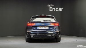 Kia K3 5Door GT Signature 2021 года из Южной Кореи