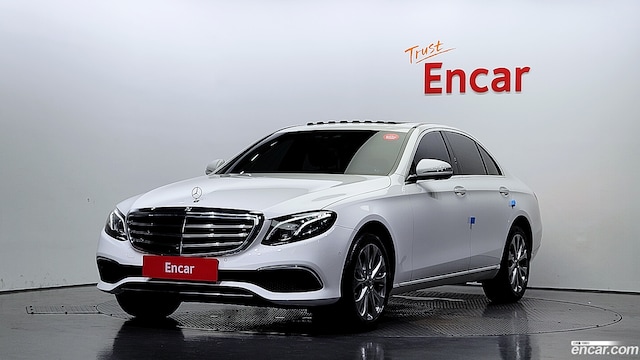 Mercedes-Benz E-Class E300 4MATIC Exclusive 2019 года из Кореи