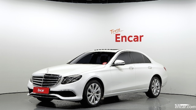 Mercedes-Benz E-Class E220d 4MATIC Exclusive 2019 года из Кореи