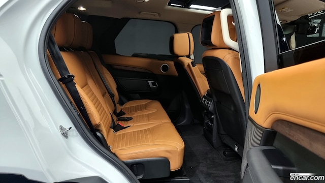 32960934_015.jpg Land Rover Discovery 3.0 TD6 HSE Luxury 2019 года из Южной Кореи