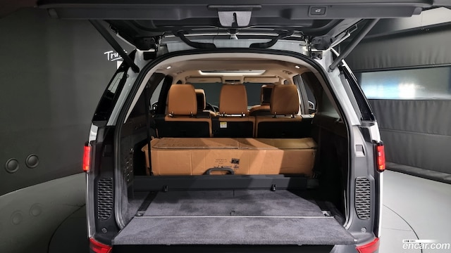 32960934_024.jpg Land Rover Discovery 3.0 TD6 HSE Luxury 2019 года из Южной Кореи