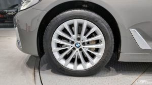 BMW 5-Series 530i xDrive Luxury Plus 2021 года из Южной Кореи