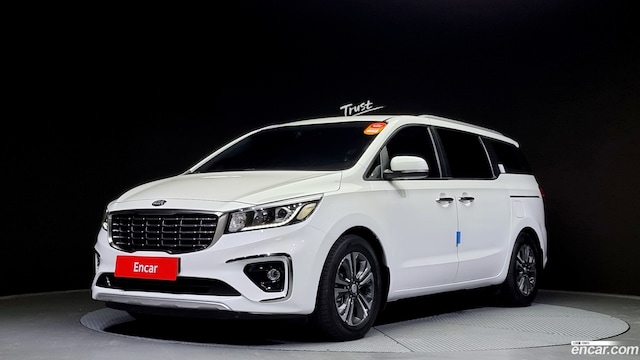 Kia Carnival 9-Seater Luxury 2019 года из Кореи