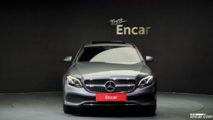 Mercedes-Benz E-Class E220d Avantgarde 2020 года из Южной Кореи