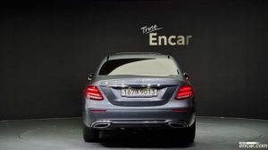 Mercedes-Benz E-Class E220d Avantgarde 2020 года из Южной Кореи