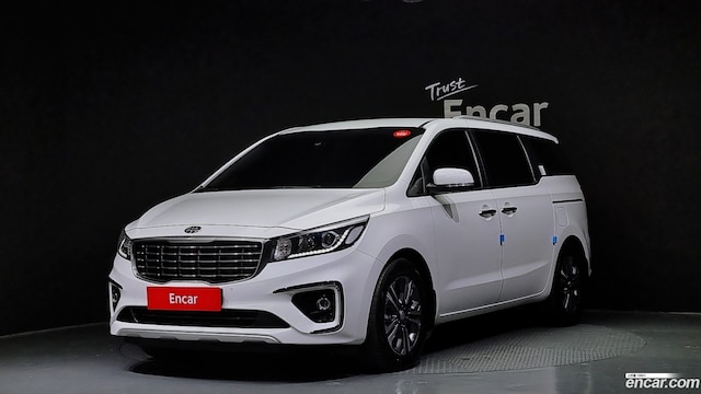 Kia Carnival 9-Seater Luxury 2019 года из Кореи