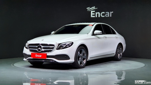 Mercedes-Benz E-Class E220d Avantgarde 2019 года из Кореи