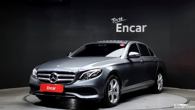 Mercedes-Benz E-Class E220d Avantgarde 2019 года из Кореи