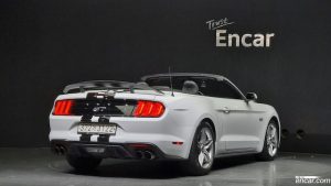 Ford Mustang GT Cabriolet 2020 года из Южной Кореи