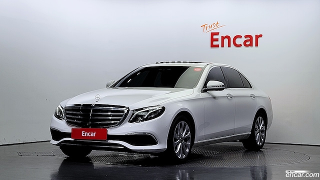 Mercedes-Benz E-Class E300 4MATIC Exclusive 2019 года из Кореи