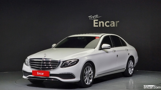 Mercedes-Benz E-Class E300 4MATIC Exclusive 2019 года из Кореи