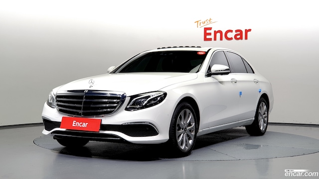 Mercedes-Benz E-Class E300 4MATIC Exclusive 2019 года из Кореи
