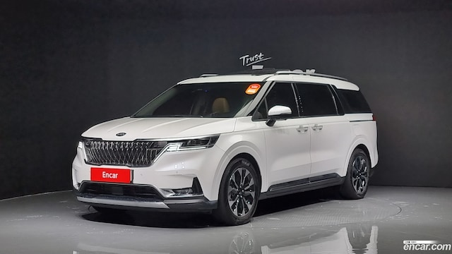 Kia Carnival 9-Seater Signature 2021 года из Кореи