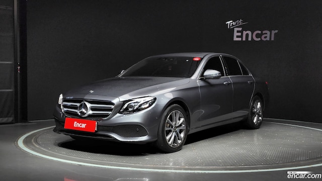 Mercedes-Benz E-Class E300 4MATIC Avantgarde 2019 года из Кореи