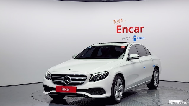 Mercedes-Benz E-Class E220d 4MATIC Avantgarde 2019 года из Кореи