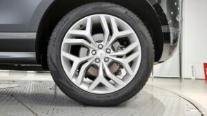 Land Rover Range Rover Evoque P250 R-Dynamic SE 2021 года из Южной Кореи