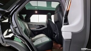 Land Rover Range Rover Evoque P250 R-Dynamic SE 2021 года из Южной Кореи