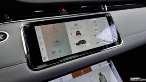 Land Rover Range Rover Evoque P250 R-Dynamic SE 2021 года из Южной Кореи