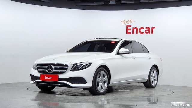 Mercedes-Benz E-Class E220d Avantgarde 2019 года из Кореи