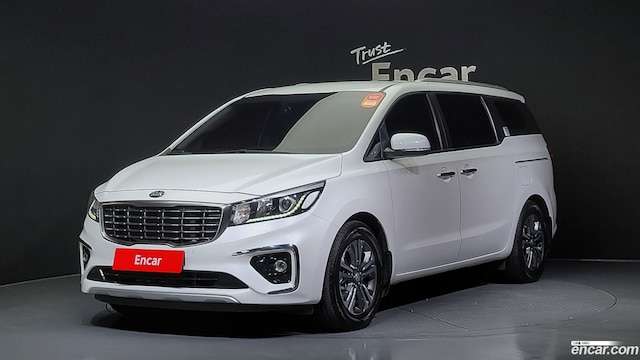 Kia Carnival 9-Seater Luxury 2019 года из Кореи