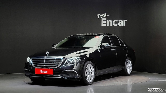 Mercedes-Benz E-Class E220d 4MATIC Exclusive 2019 года из Кореи