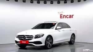 Mercedes-Benz E-Class E220d Avantgarde 2020 года из Южной Кореи