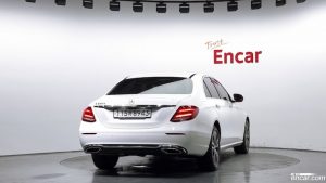 Mercedes-Benz E-Class E220d Avantgarde 2020 года из Южной Кореи