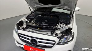 Mercedes-Benz E-Class E220d Avantgarde 2020 года из Южной Кореи