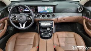 Mercedes-Benz E-Class E220d Avantgarde 2020 года из Южной Кореи