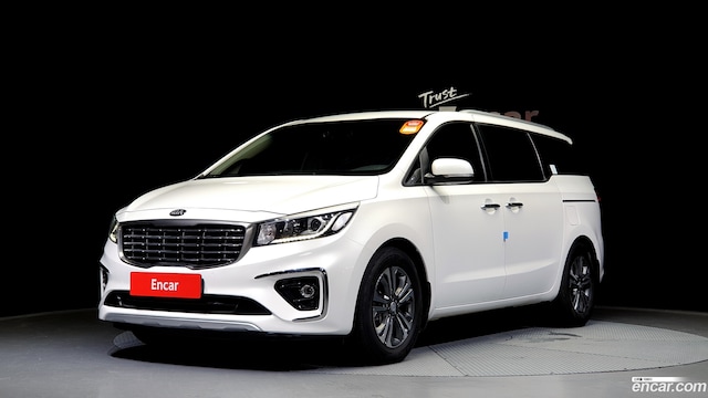 Kia Carnival 9-Seater Luxury 2019 года из Кореи