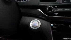 Hyundai AVANTE 1.6 2020 года из Южной Кореи