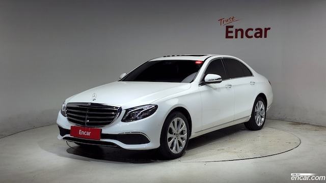 Mercedes-Benz E-Class E220d 4MATIC Exclusive 2020 года из Кореи