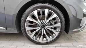 Kia K8 2.5 Бензин 2WD 2022 года из Южной Кореи