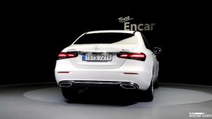 Mercedes-Benz E-Class E220d 4MATIC Exclusive 2021 года из Южной Кореи