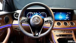 Mercedes-Benz E-Class E220d 4MATIC Exclusive 2021 года из Южной Кореи