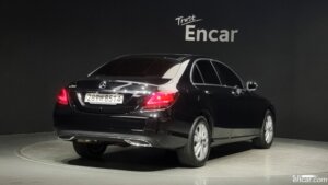 Mercedes-Benz C-Class C200 Avantgarde 2020 года из Южной Кореи