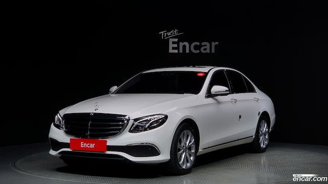 Mercedes-Benz E-Class E300 4MATIC Exclusive 2019 года из Кореи