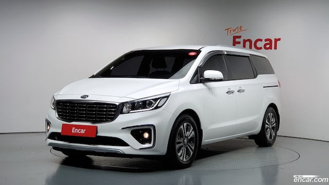 Kia Carnival 9-Seater Luxury 2019 года из Кореи