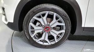Kia Seltos Дизель 1.6 2WD 2020 года из Южной Кореи